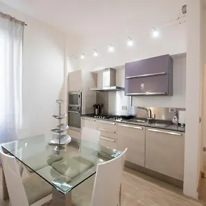 Mamo - Amalia Piazza Signoria Apartment